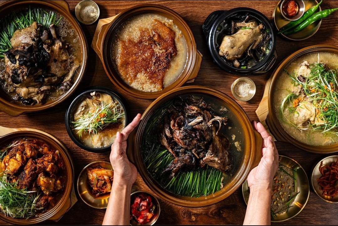 평상집 오산청호점 백숙 삼계탕 오리요리 대표 상차림
